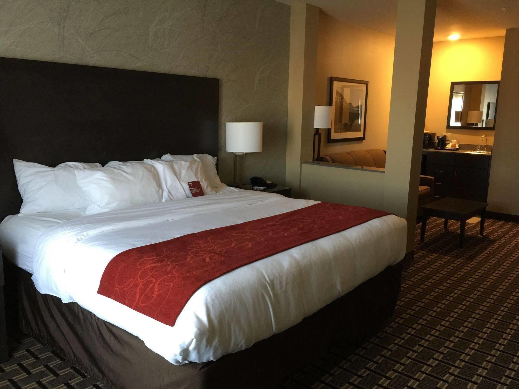 Comfort Suites Uniontown Εξωτερικό φωτογραφία